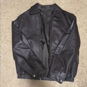 Roundtree & Yorke brown genuine leather Jacket in size Medium for men or…